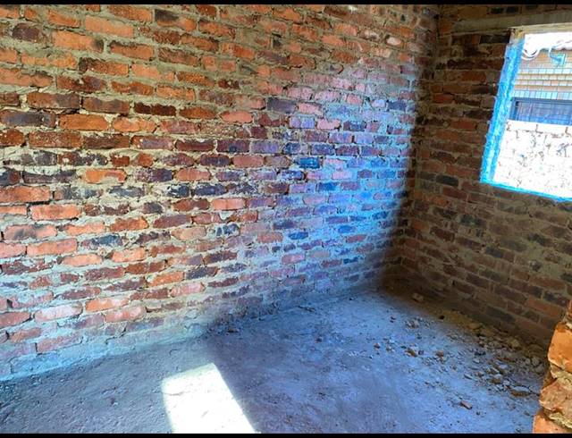 6 BEDROOM HOUSE FOR SALE IN CHROOM PARK